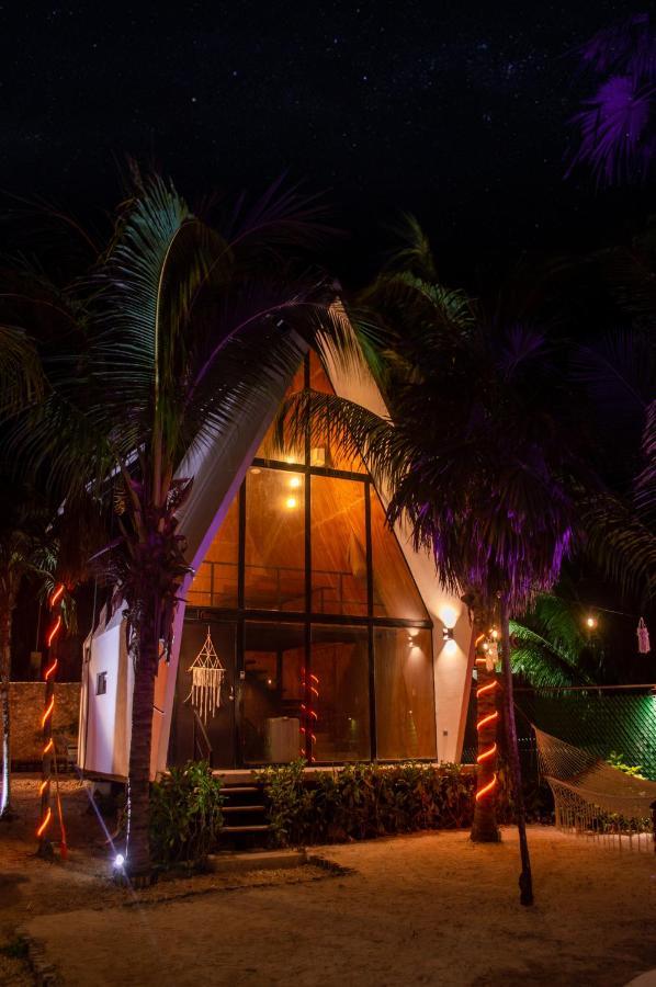 Xtambaa Cabins & Spa Only Adults El Cuyo Εξωτερικό φωτογραφία
