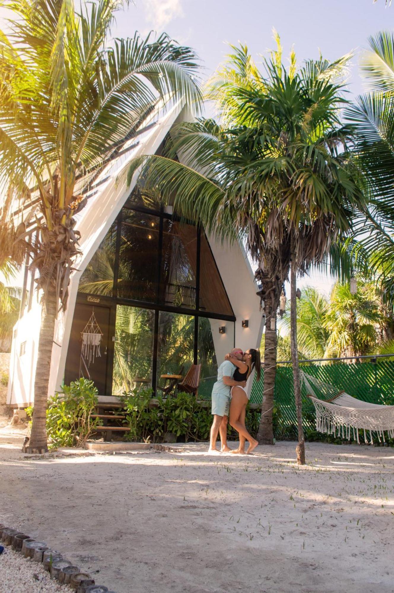 Xtambaa Cabins & Spa Only Adults El Cuyo Εξωτερικό φωτογραφία